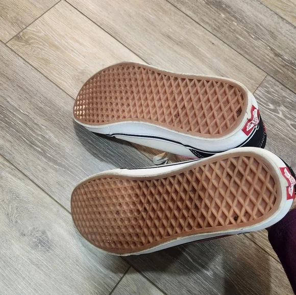 Vans Men's Black, White, and Red Sneakers Size 11.5 - Picture 6 of 9